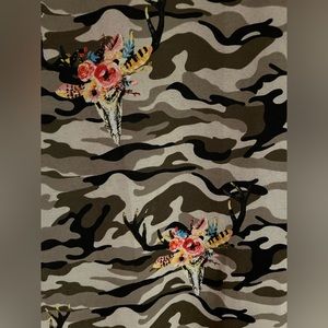 Southern Stitch open vest, long, camo with deer skull, flowers, size s-m